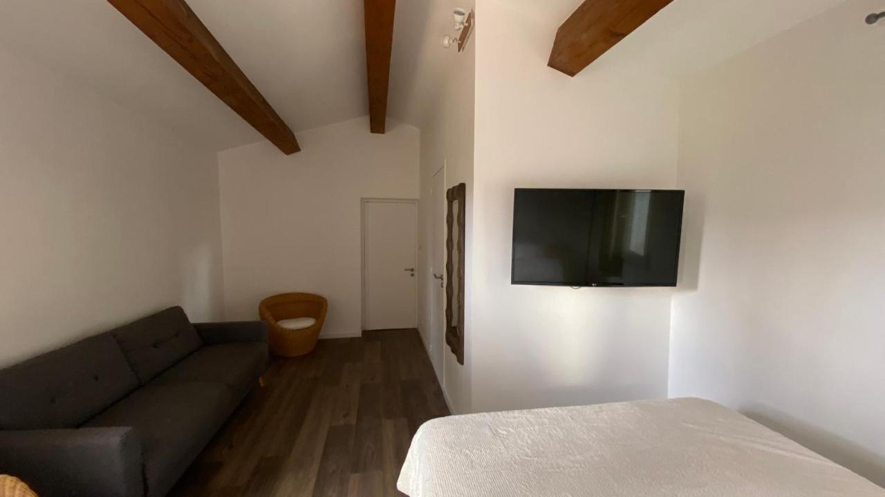 Bed and Breakfast Les Magnolias Марсель Экстерьер фото